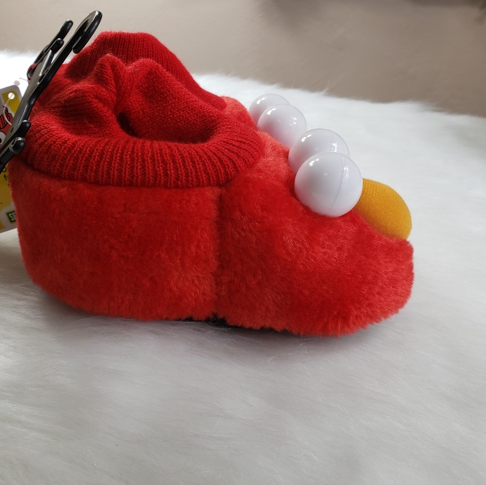 ELMO SLIPPERS TODDLER SIZE 9/10